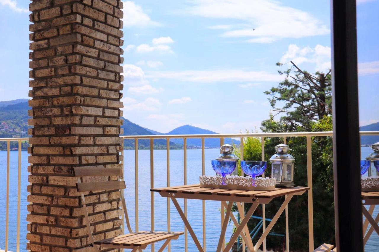 La Finestra "Sul Lago" Predore Buitenkant foto