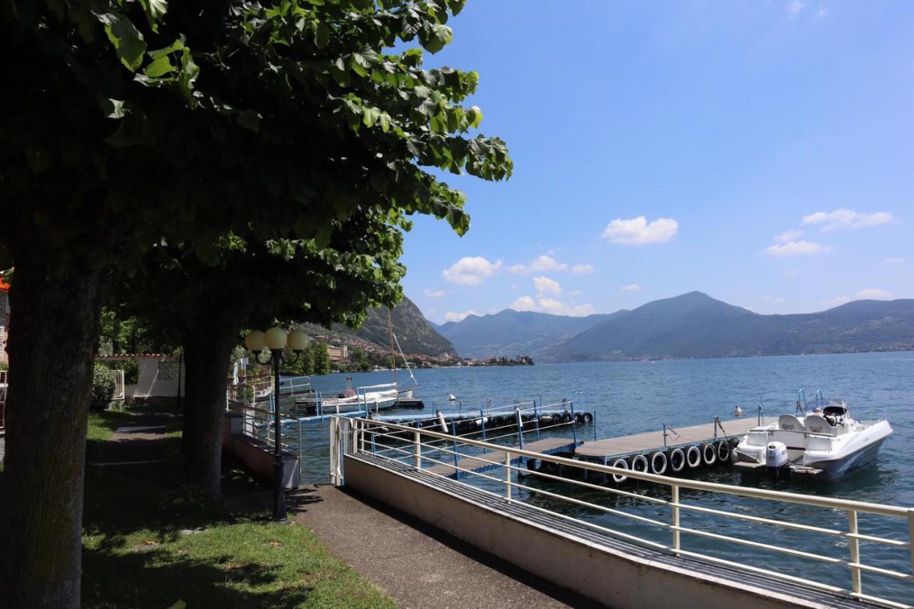 La Finestra "Sul Lago" Predore Buitenkant foto