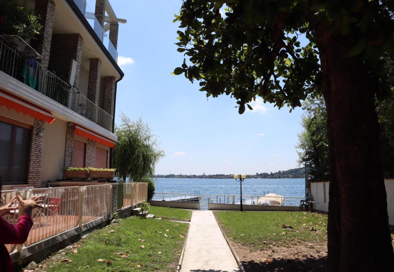 La Finestra "Sul Lago" Predore Buitenkant foto