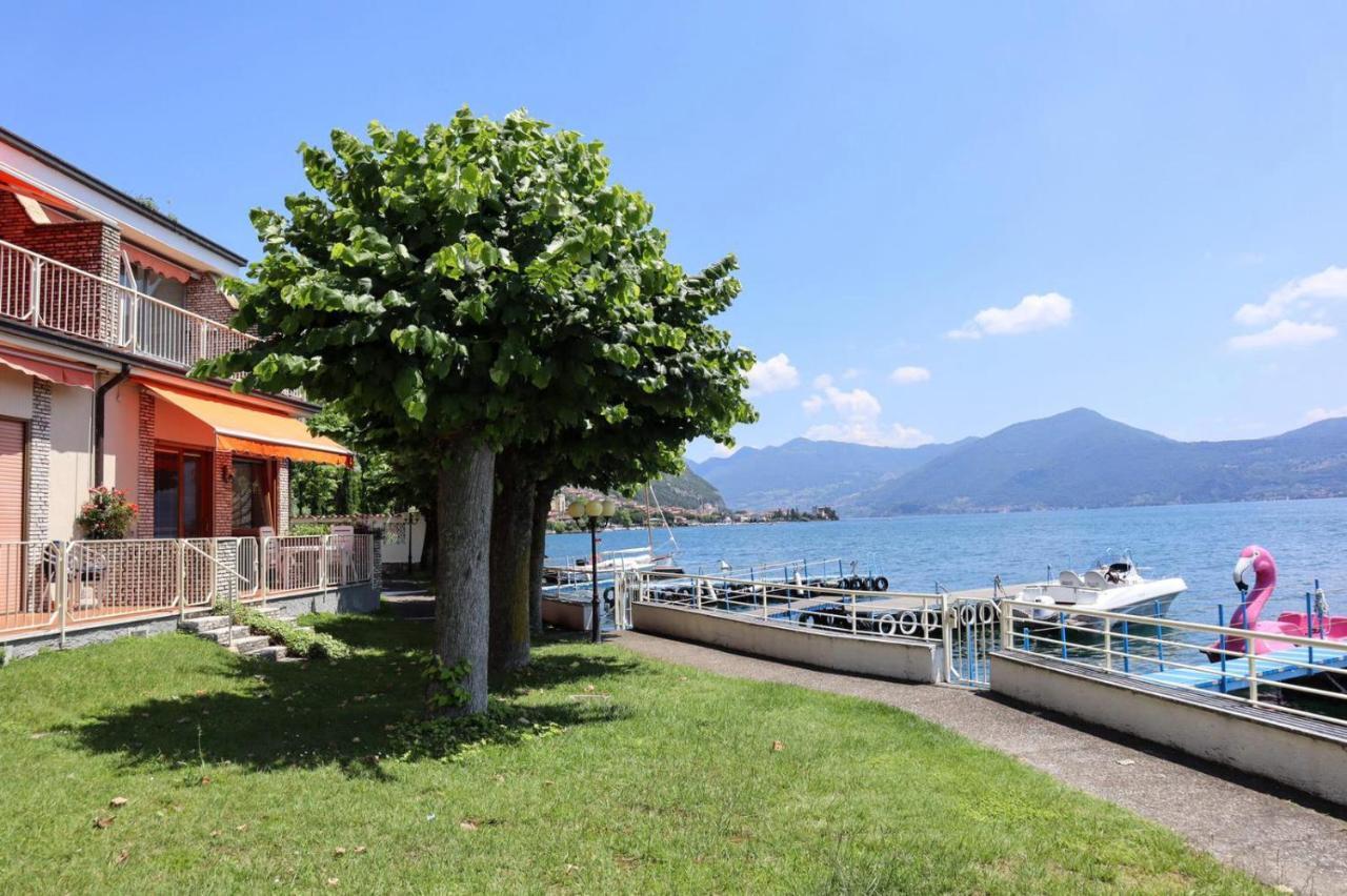 La Finestra "Sul Lago" Predore Buitenkant foto